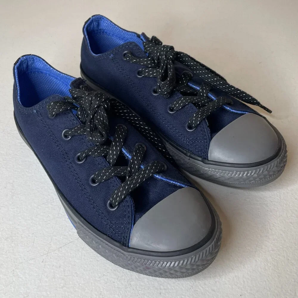 Converse Blue & Gray Kids Low Top Sneakers Size 3